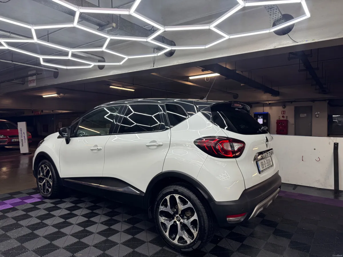 181 Renault Captur 1.OL VERY HIGH SPEC - Image 3