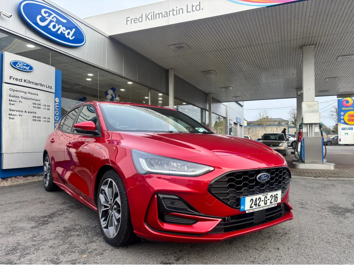 Ford Focus ST-LINE X 5DR 1.0T 125 MH - Image 1
