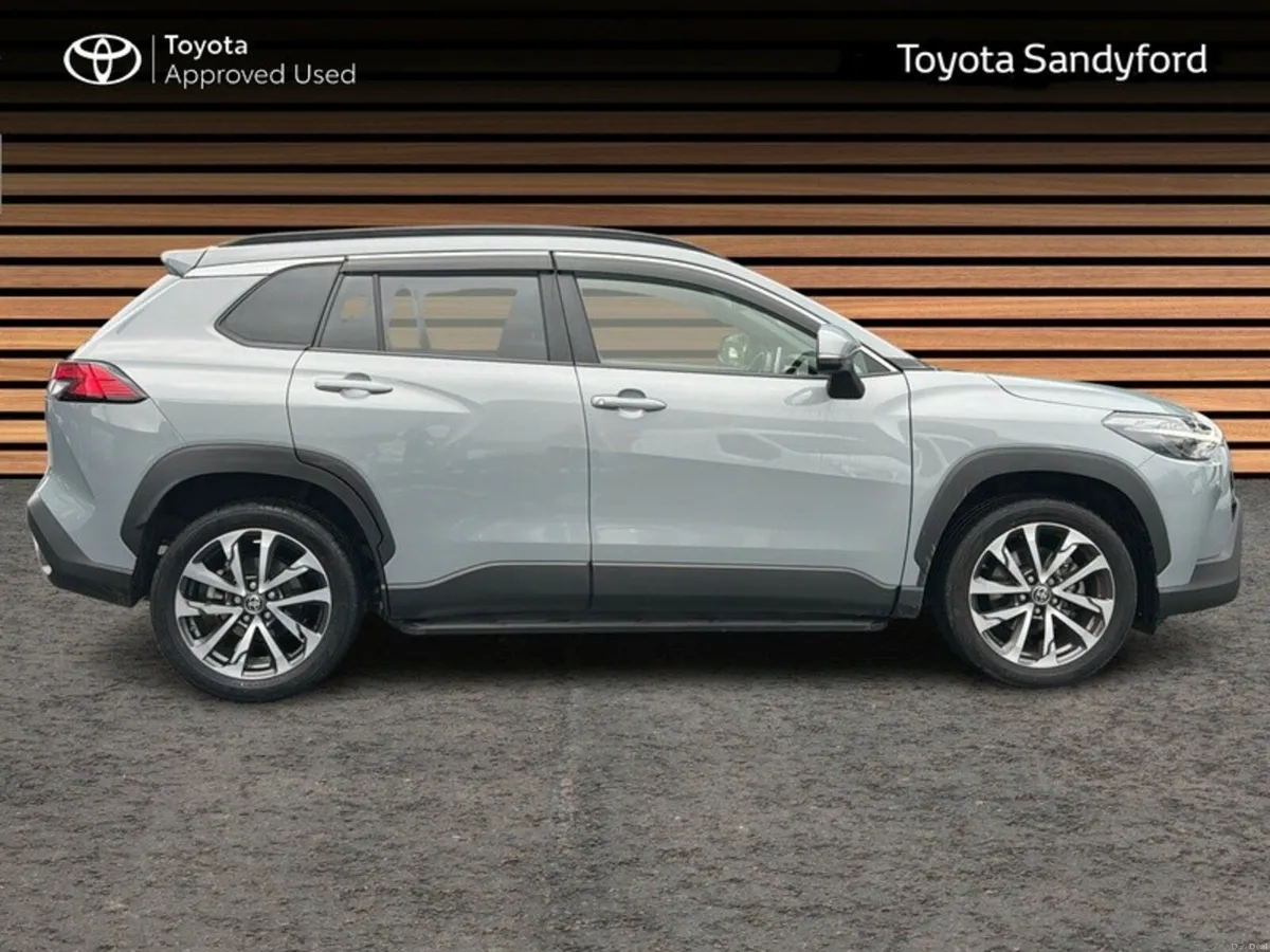 Toyota Corolla Cross 1.8 HYBRID SPORT // REAR CAME - Image 3
