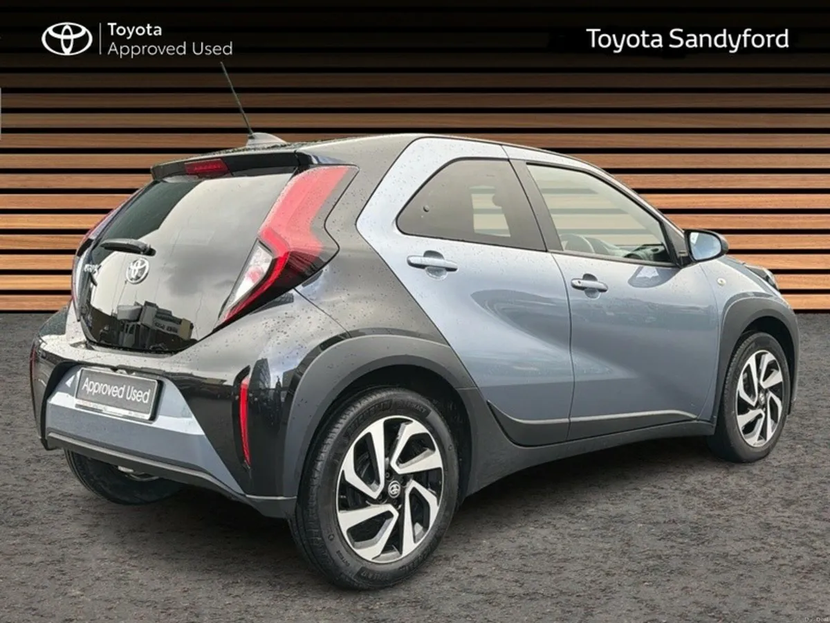 Toyota Aygo X DESIGN // NEW MODEL // REAR CAMERA / - Image 2