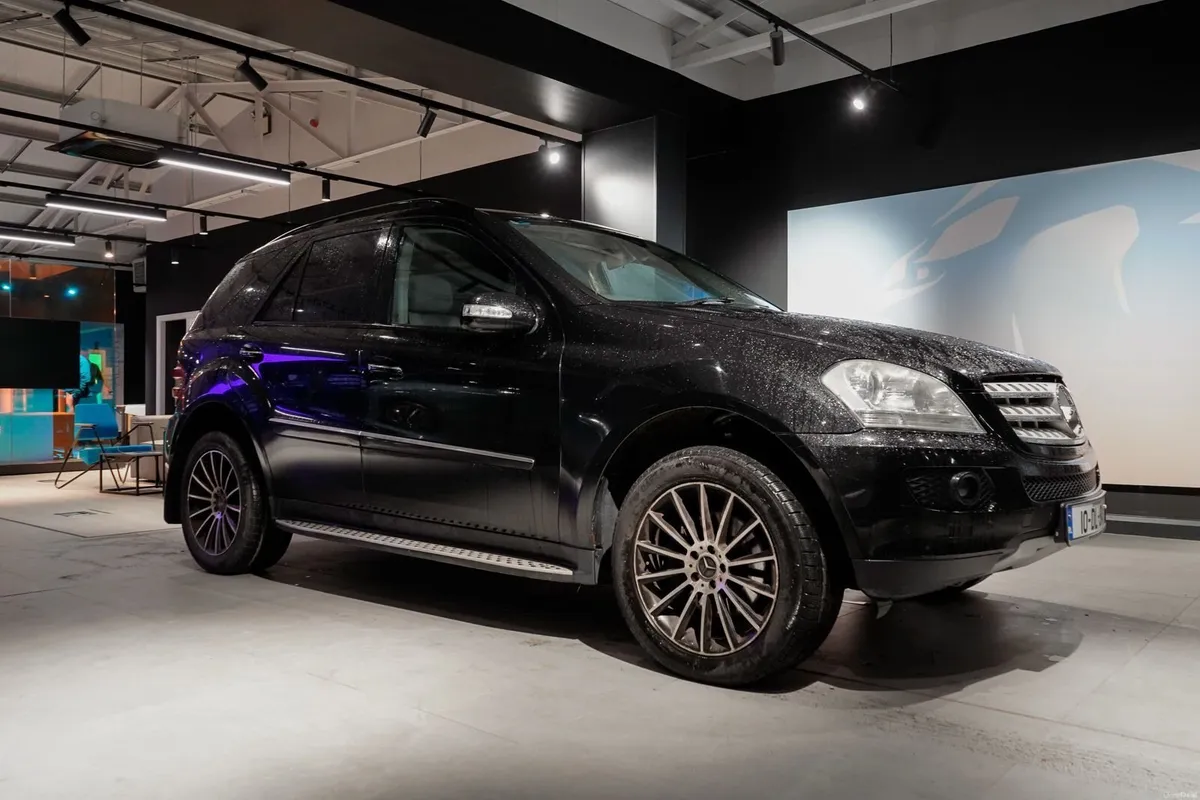 Mercedes-Benz M-Class 2010 - Image 1