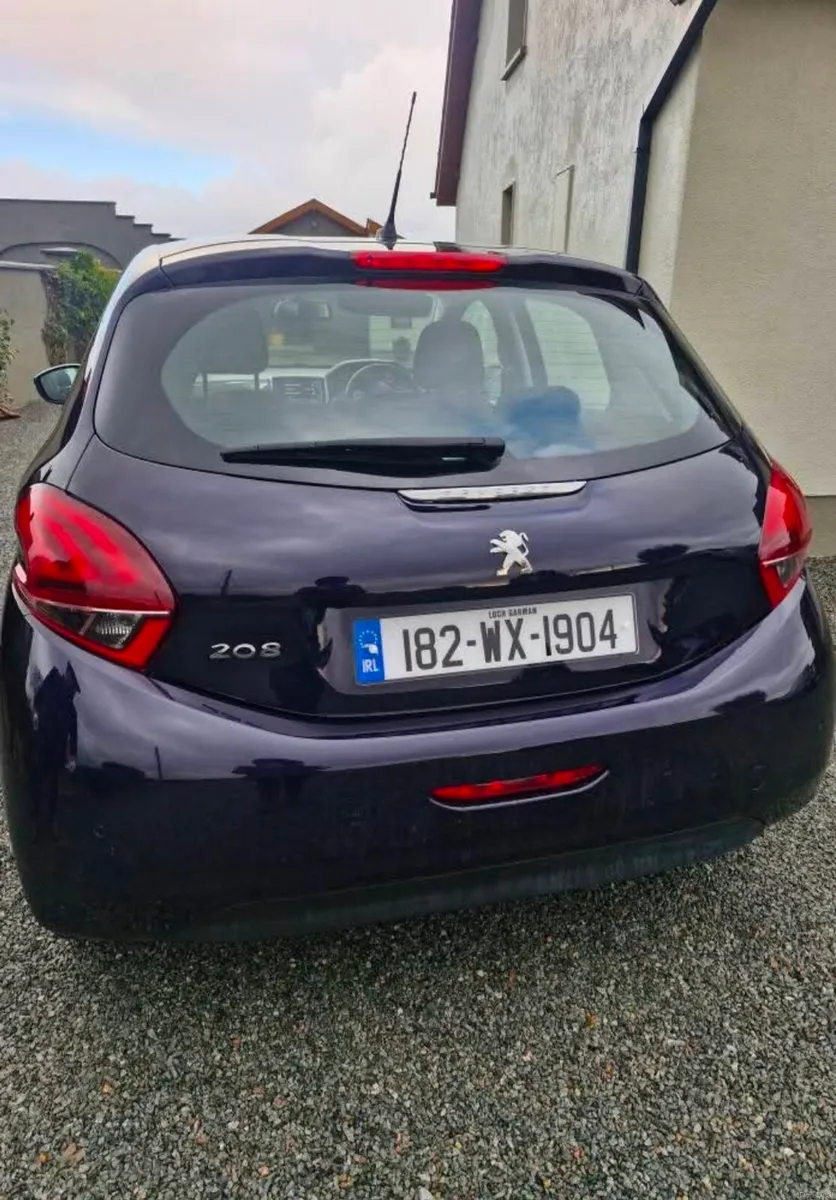Peugeot 208 182 Signature - Image 2