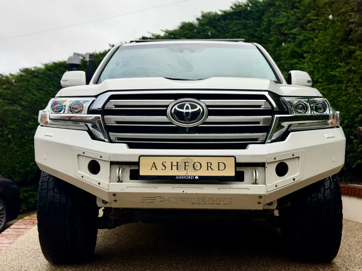 Toyota Amazon 4.5 TDV8 7 SEATER FULLY LOADED - Image 2