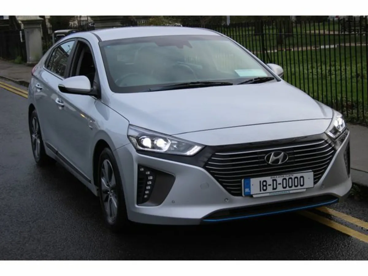 Hyundai IONIQ PREMIUM SE Plug In hybrid - Image 3