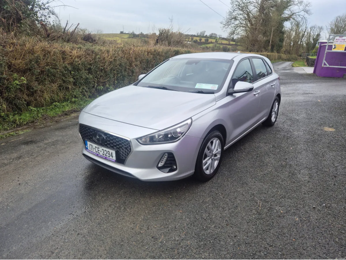 Hyundai i30 SE NAV BLUE DRIVE 110 5DR 110PS - Image 1