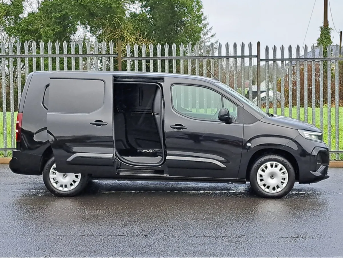 Opel Combo SPORTIVE 1.5TD 100HP LWB **REV CAMERA** - Image 4