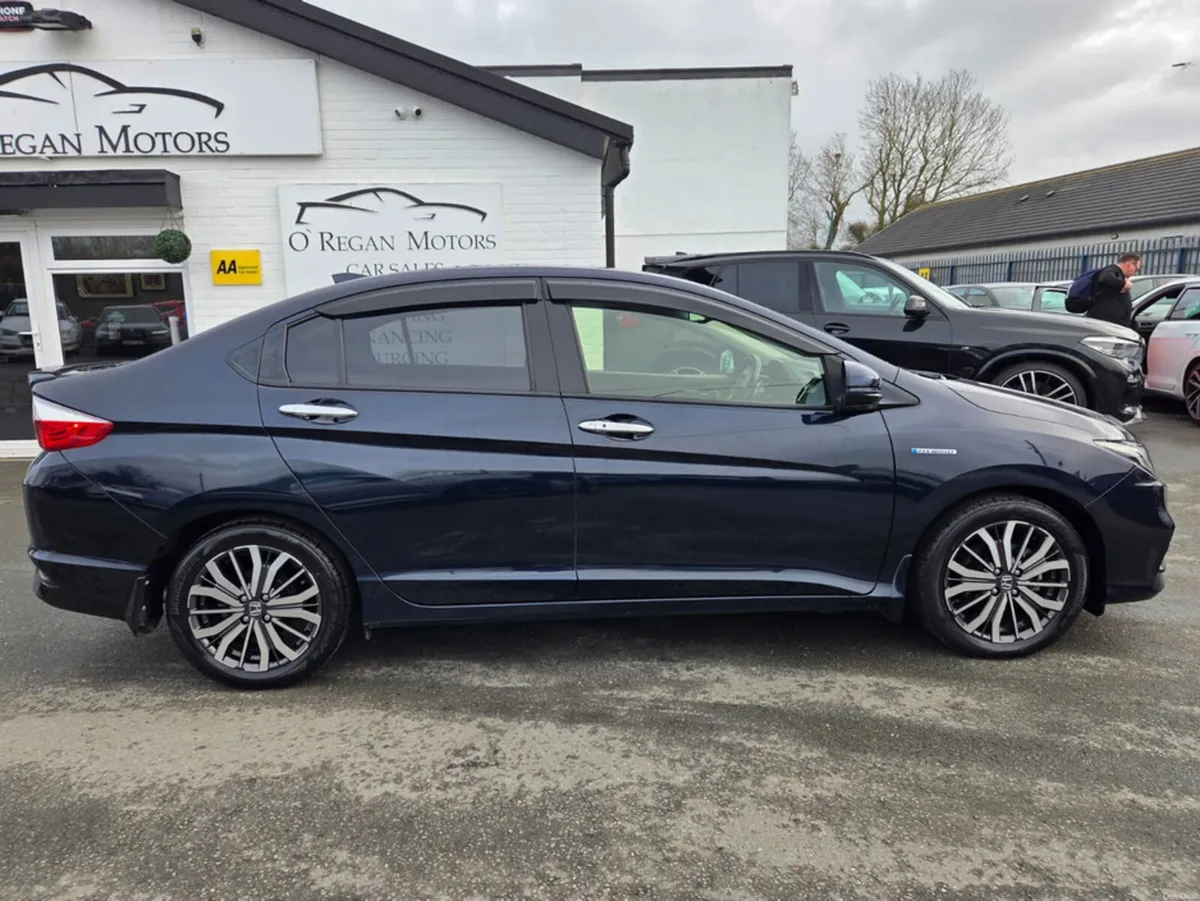 Honda Grace 1.5 PETROL EX SENSING HYBRID AUTO - Image 2