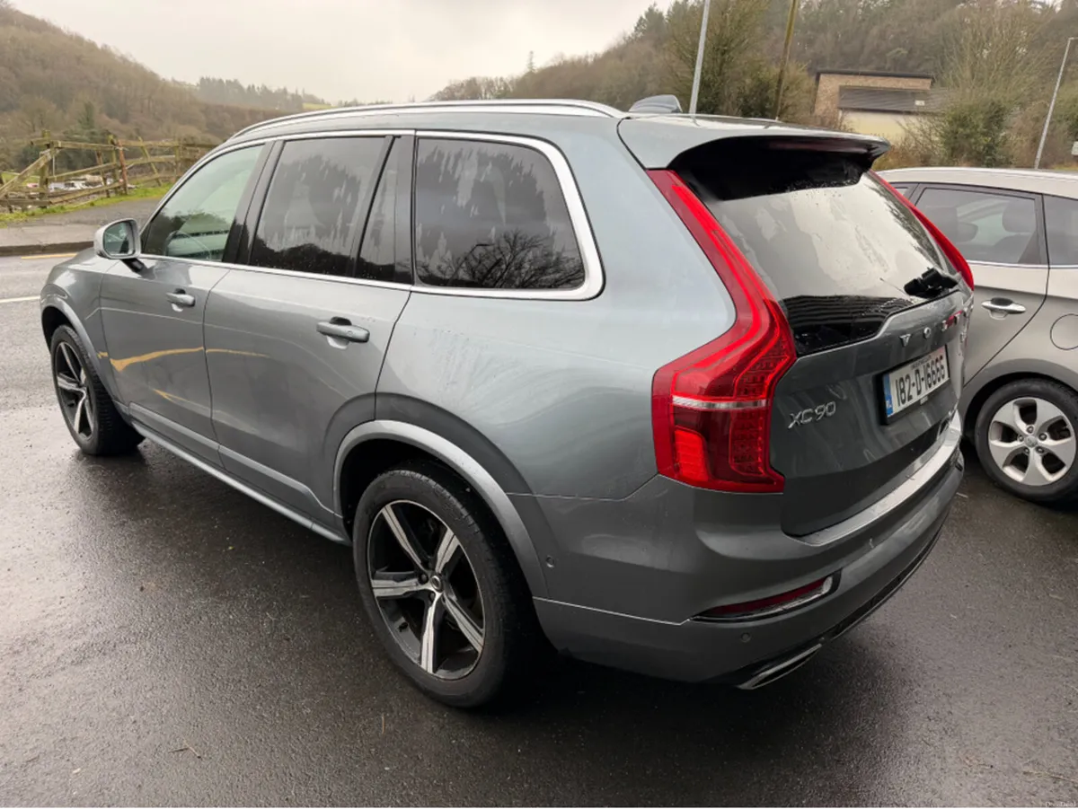 Volvo XC90 D5 AWD R-DESIGN 5DR AUTO LOW KMS - Image 2