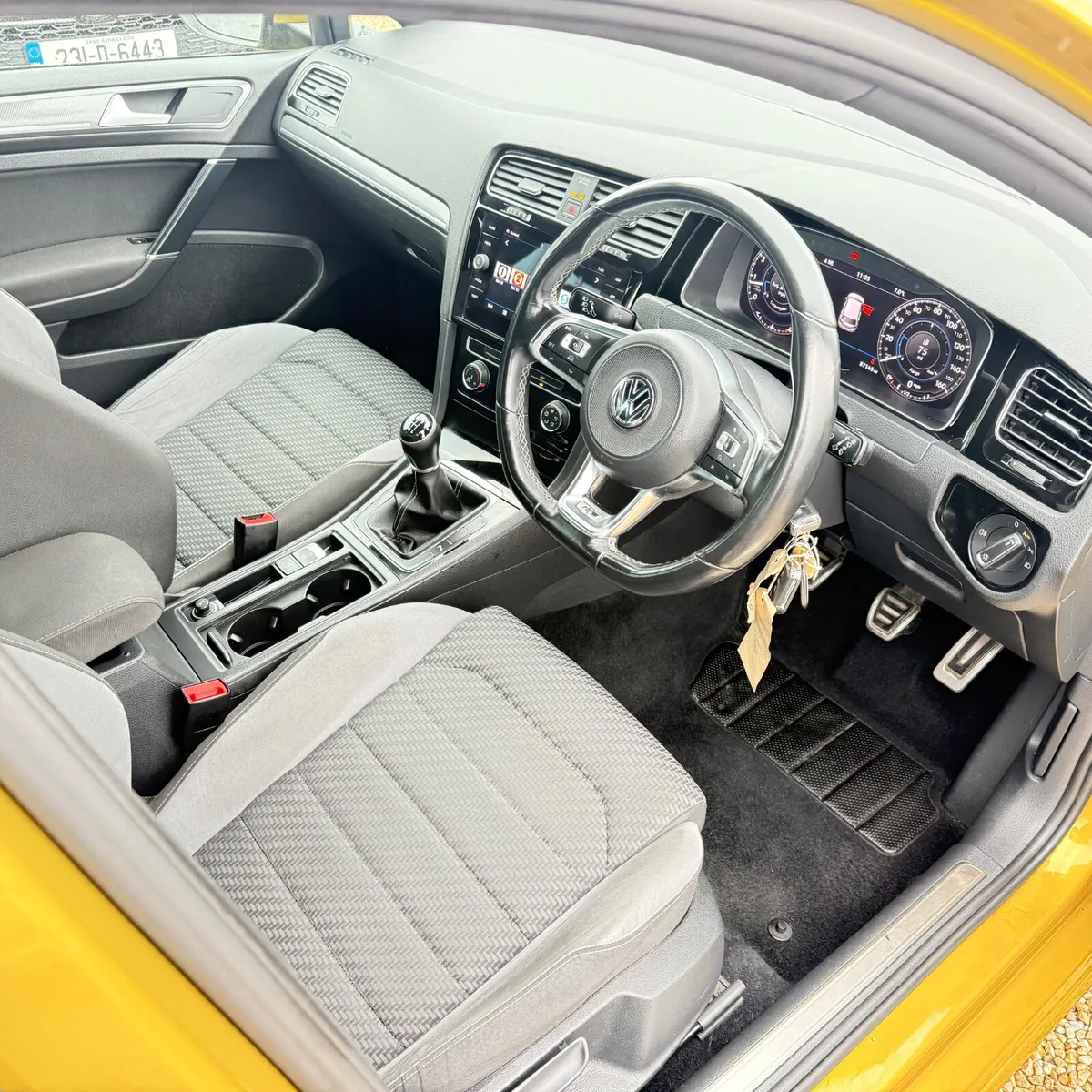 VOLKSWAGEN GOLF 2018 - 150 BHP - R LINE - Image 2