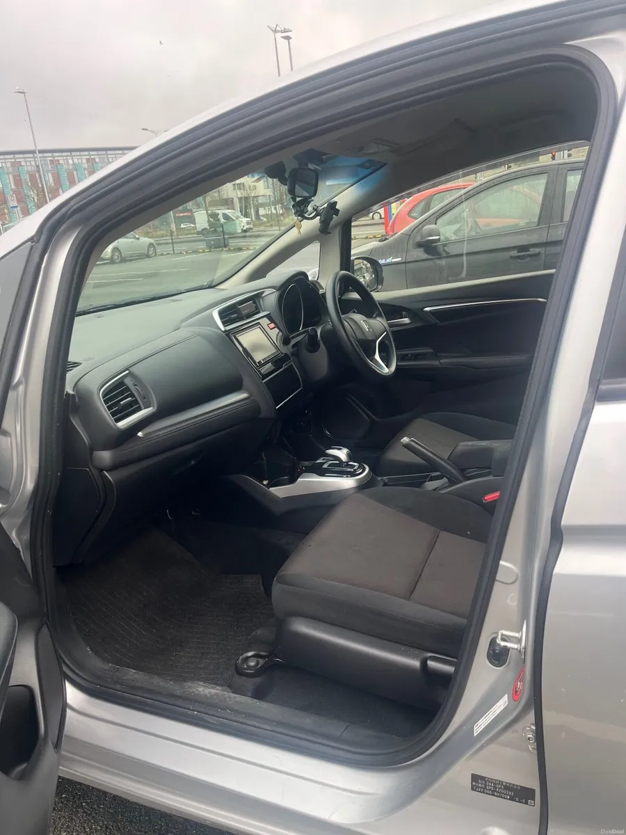Honda Fit 2015 - Image 2