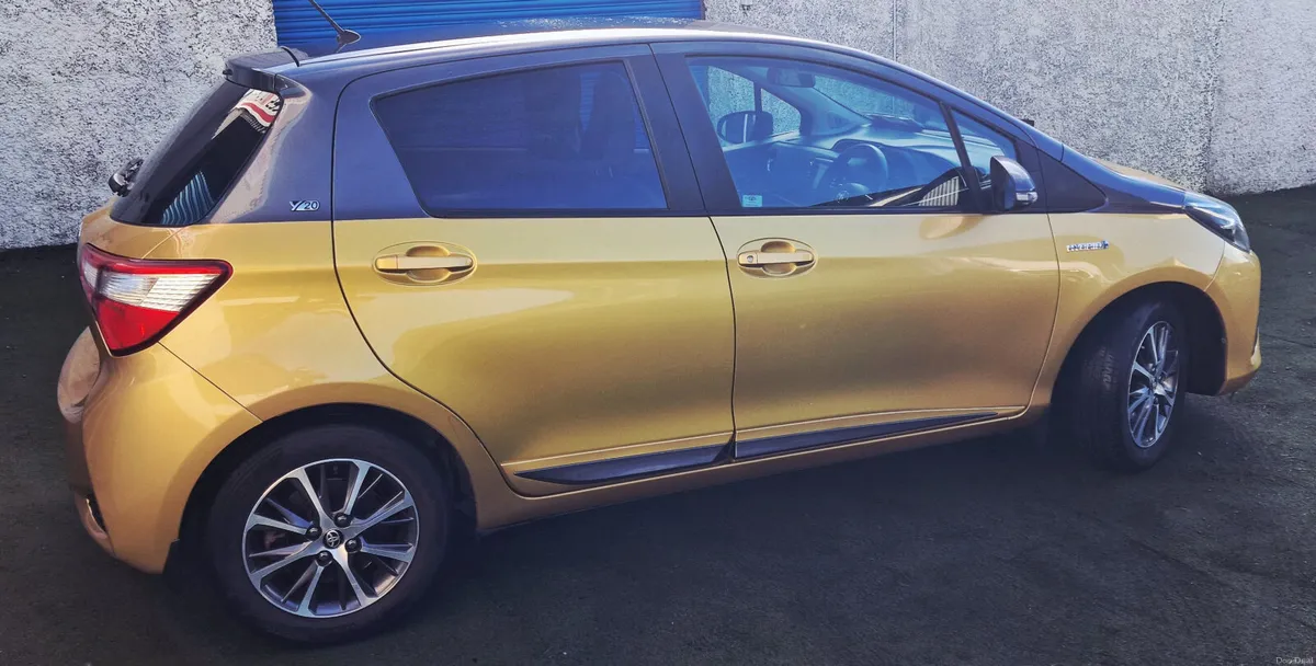 Toyota Yaris HYBRID 1.5 AUTO Y20 LIMITED EDIT - Image 4