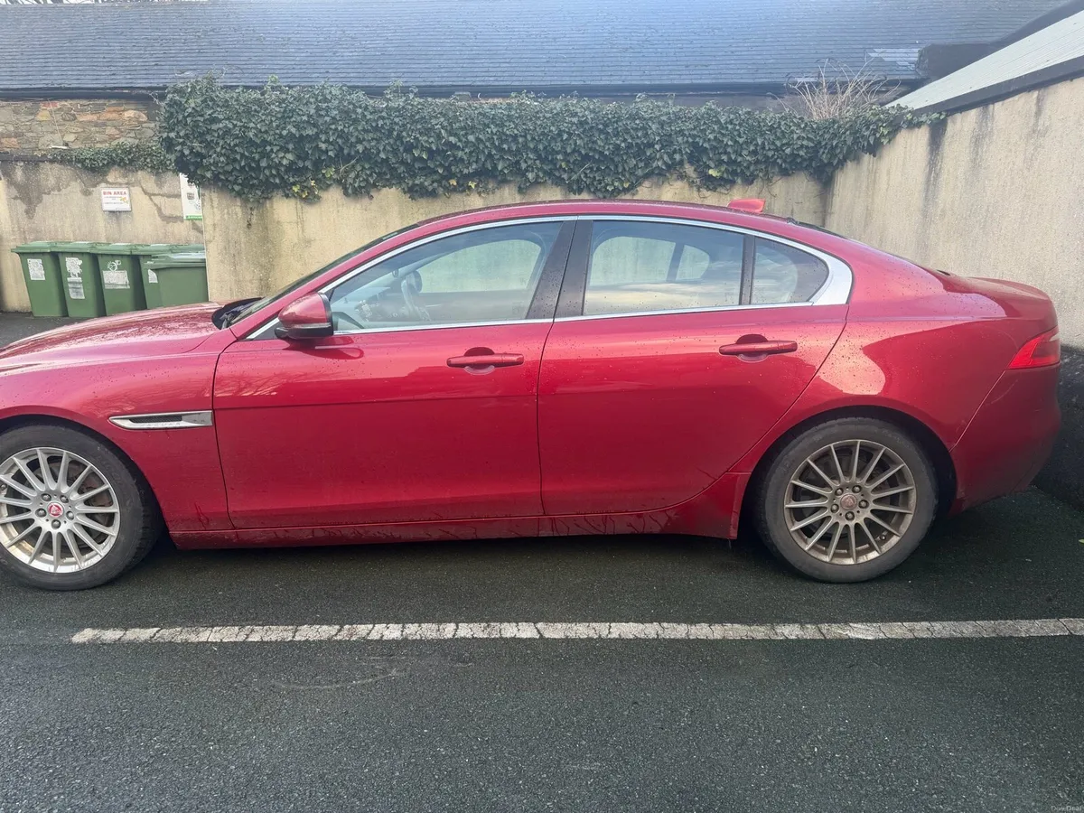 Jaguar XE2016 - Image 4