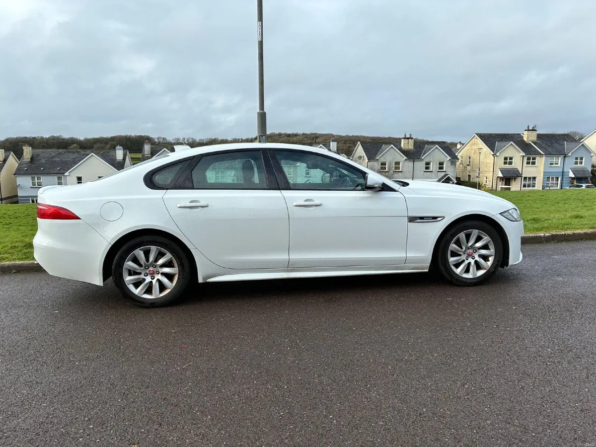 Jaguar XF 2017 **R SPORT** - Image 3