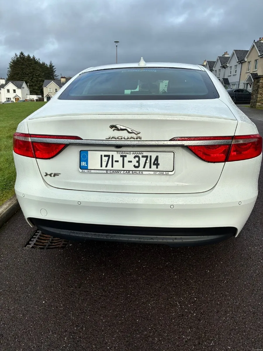 Jaguar XF 2017 **R SPORT** - Image 4