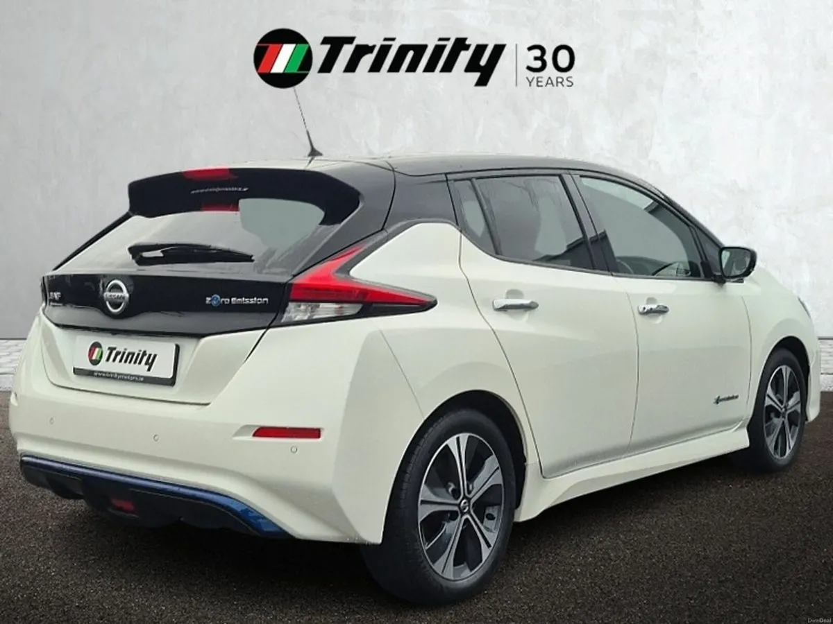 Nissan Leaf ** SV PREMIUM ** 40 kWh ** GREAT VALUE - Image 3