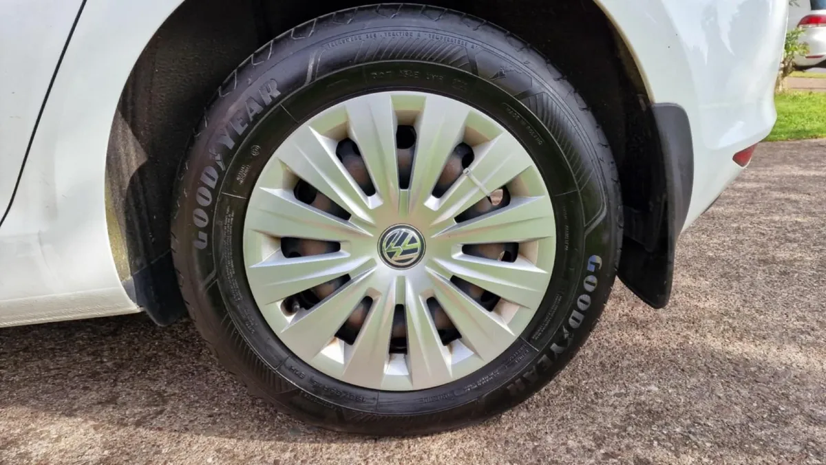 Volkswagen Golf 2015 - Image 2