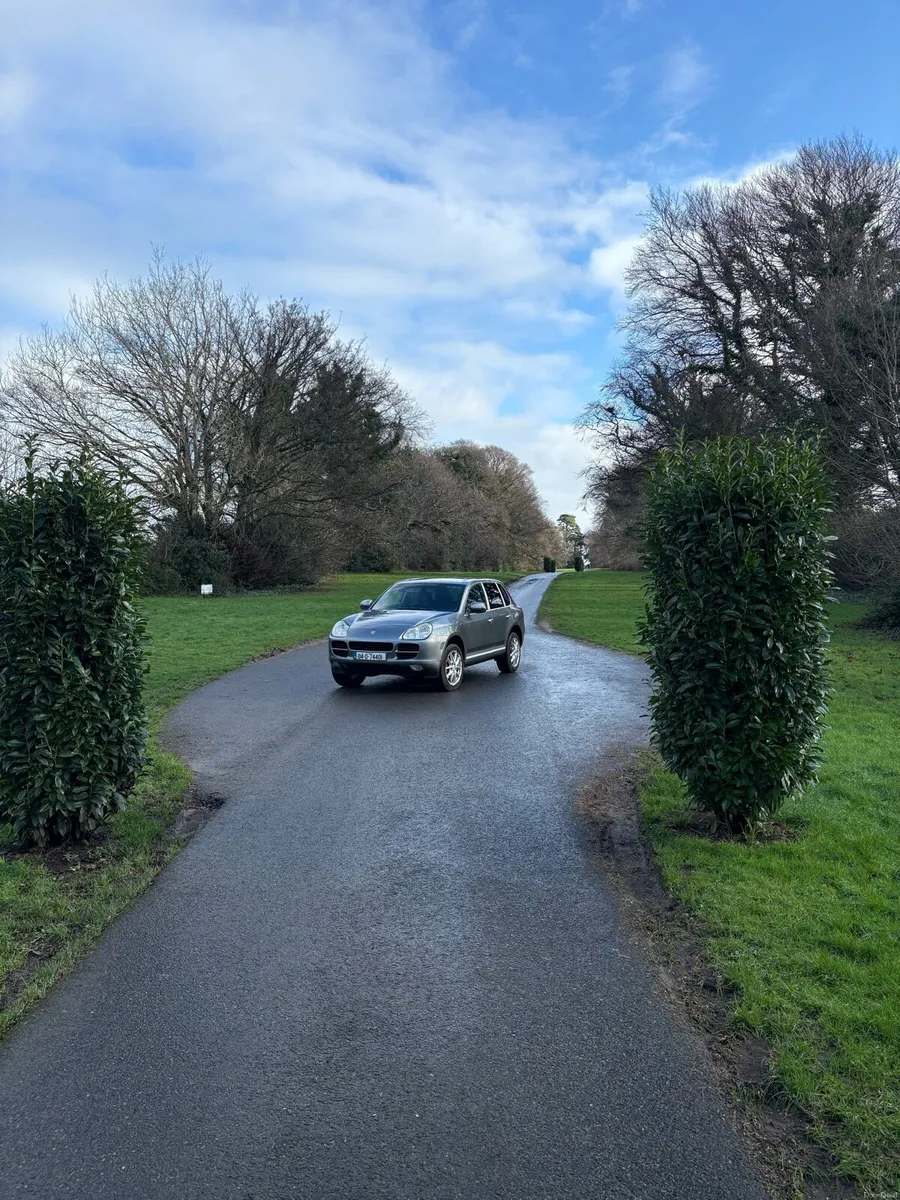 Porsche Cayenne crew cab - Image 2