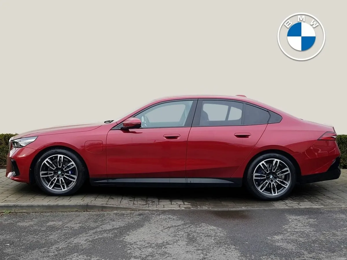 BMW 5-Series 530e M Sport Saloon - Image 3