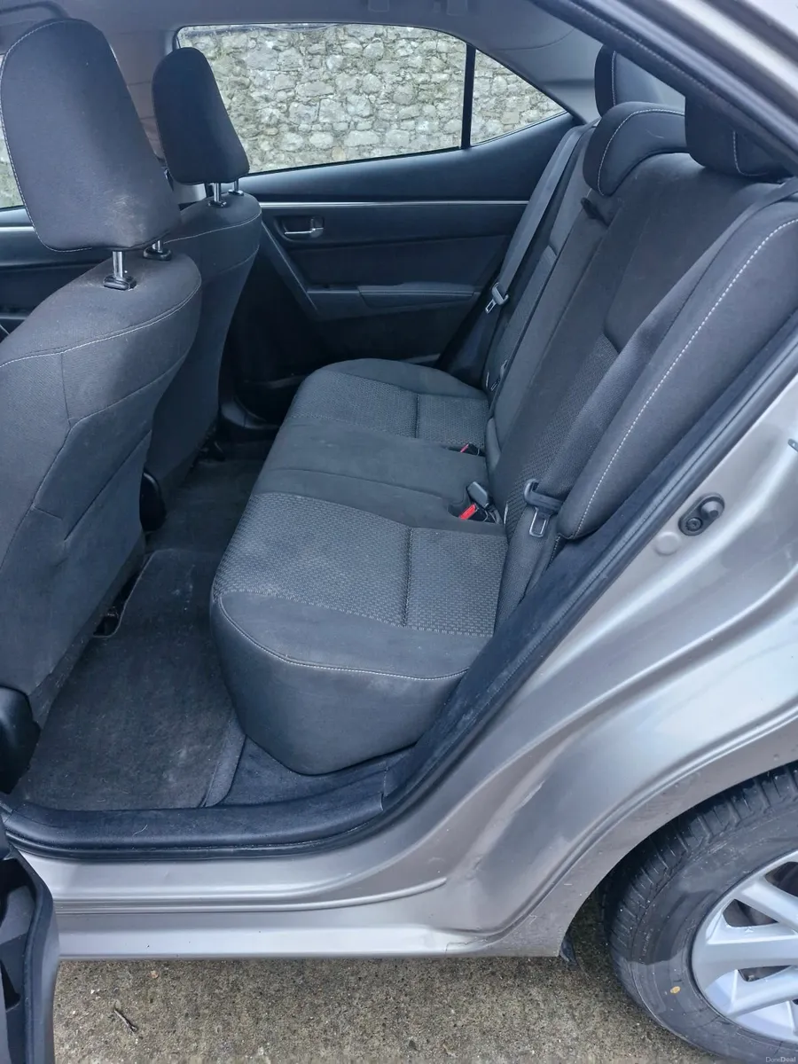 Toyota Corolla 2014#BELOW MRKT VALUE TO SELL FAST - Image 3