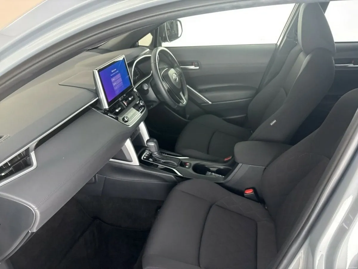 Toyota Corolla Cross HYBRID SPORT - Image 6