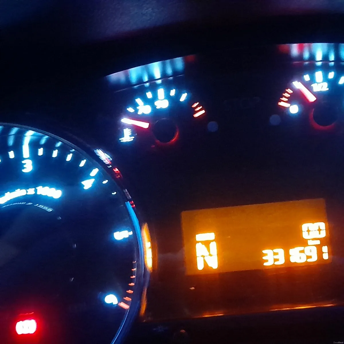 Peugeot 5008 2011 - Image 1