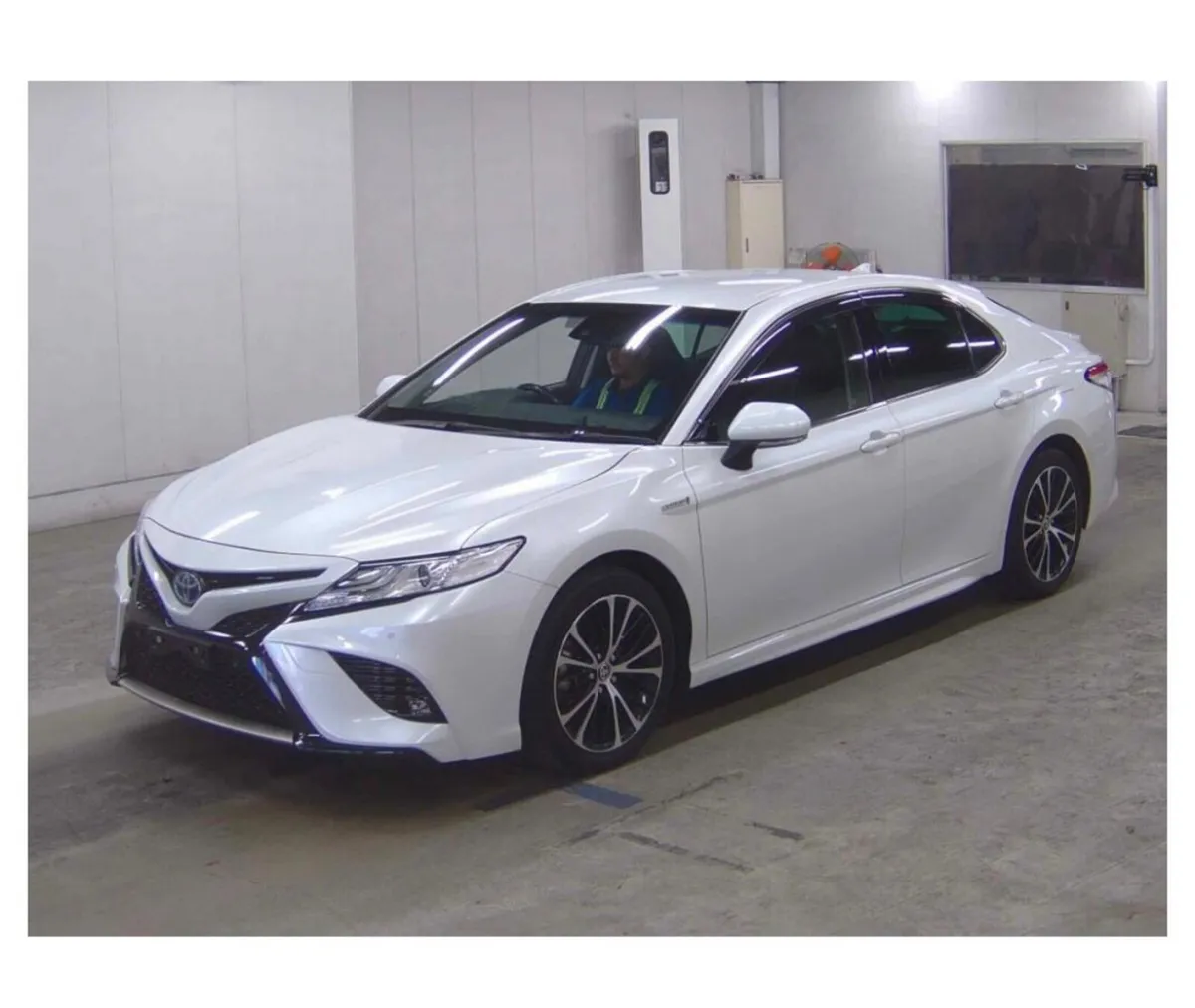 TOYOTA CAMRY 2020 - Image 2