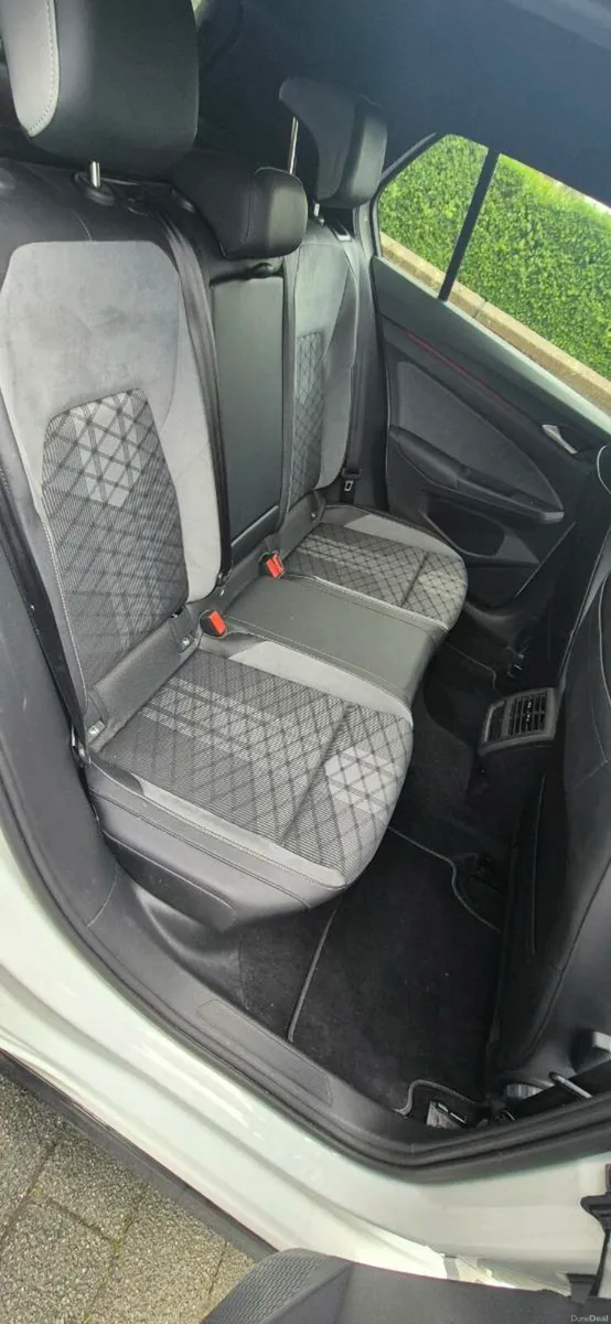 Volkswagen Golf R line - Image 3
