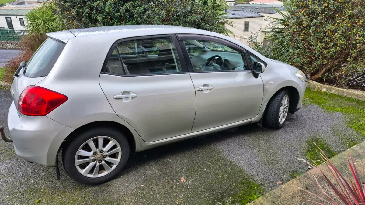 2008 toyota auris d-4d. Reliable and economical - Image 4