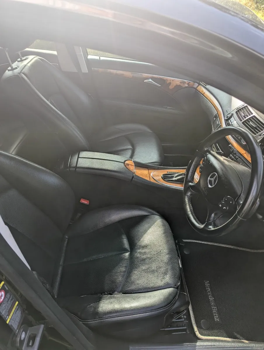Mercedes-Benz E-Class 2007 - Image 3