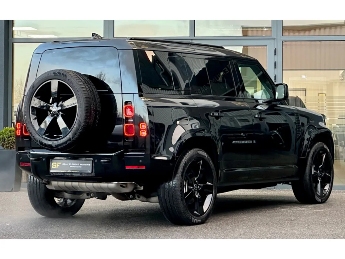 Land Rover Defender X-DYNAMIC SE PANORAMIC ROOF - Image 3