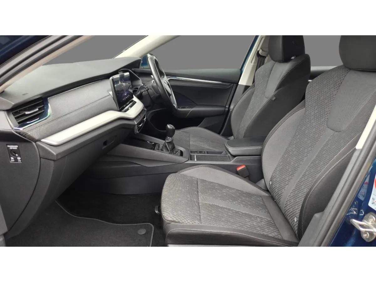 Skoda Octavia STYLE 2.0 TDI 115 BHP-DIGITAL COCKPI - Image 4