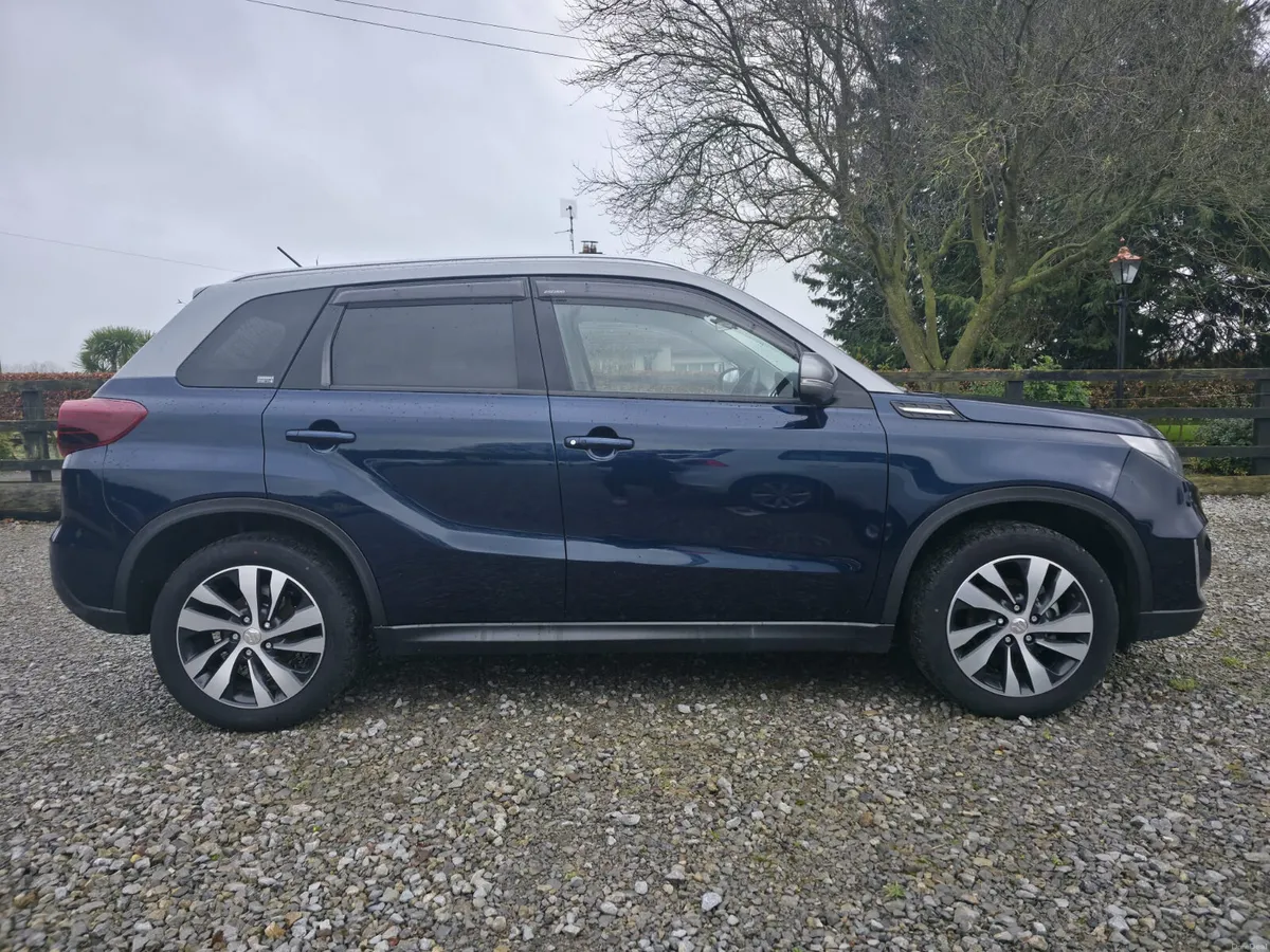 2023 Suzuki Vitara Hybrid - Image 6