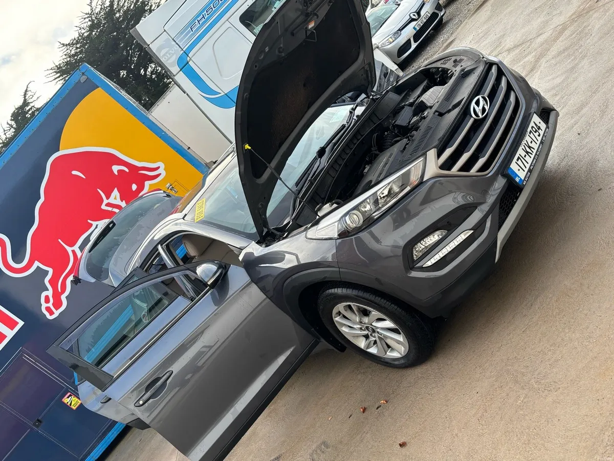 2017 Tuscon - Image 3