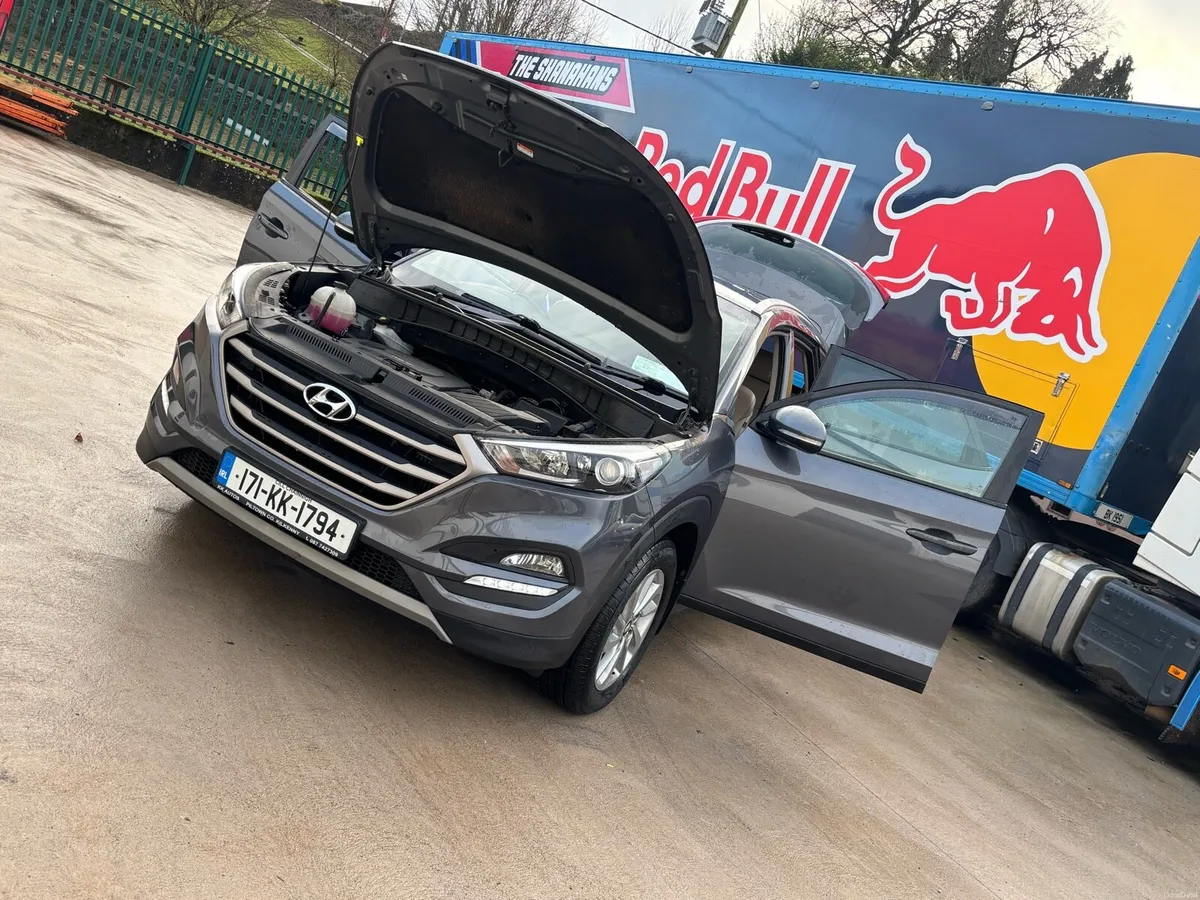 2017 Tuscon - Image 4