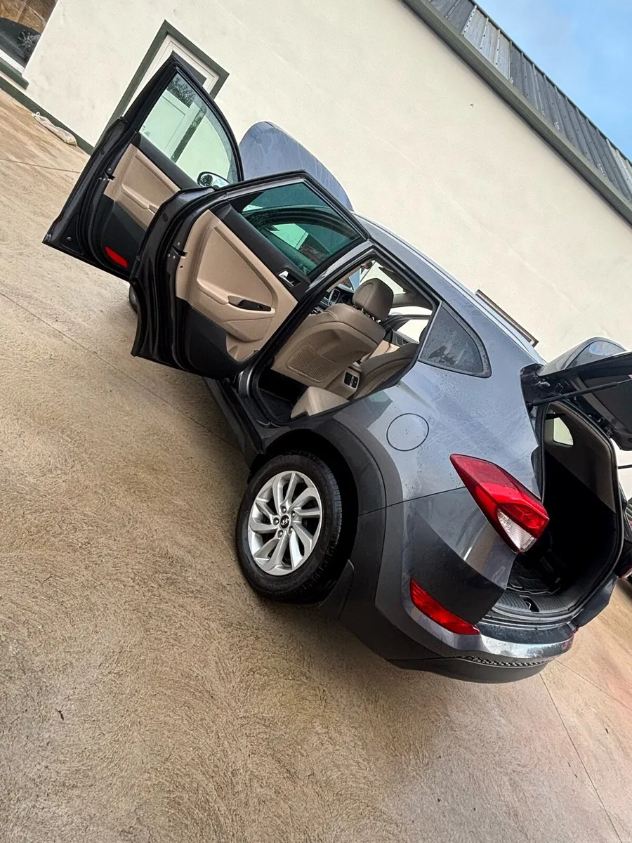 2017 Tuscon - Image 1