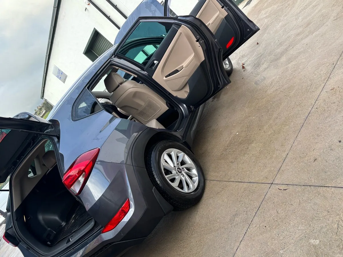 2017 Tuscon - Image 2