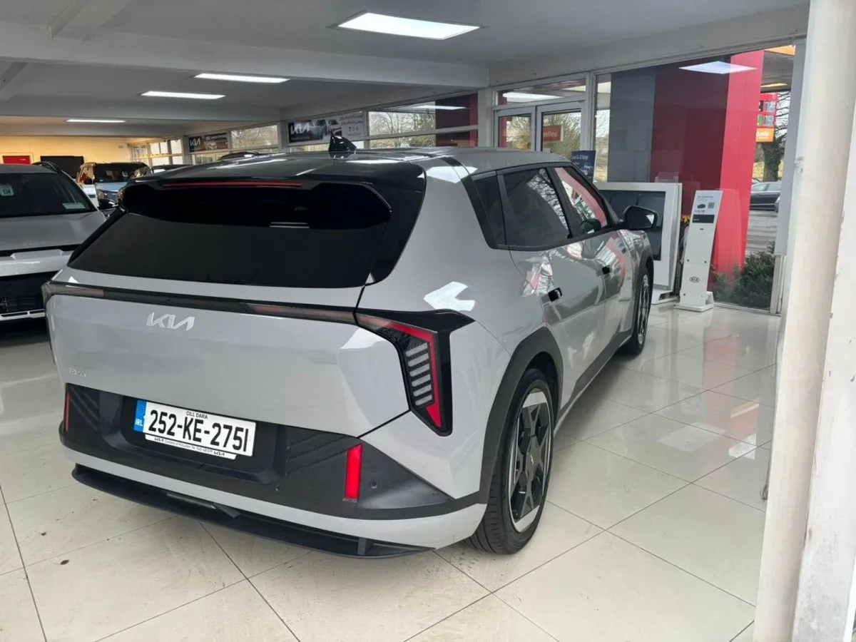 Kia EV4 EV4 5 HB EARTH K3 LR 5DR AUTO - Image 3