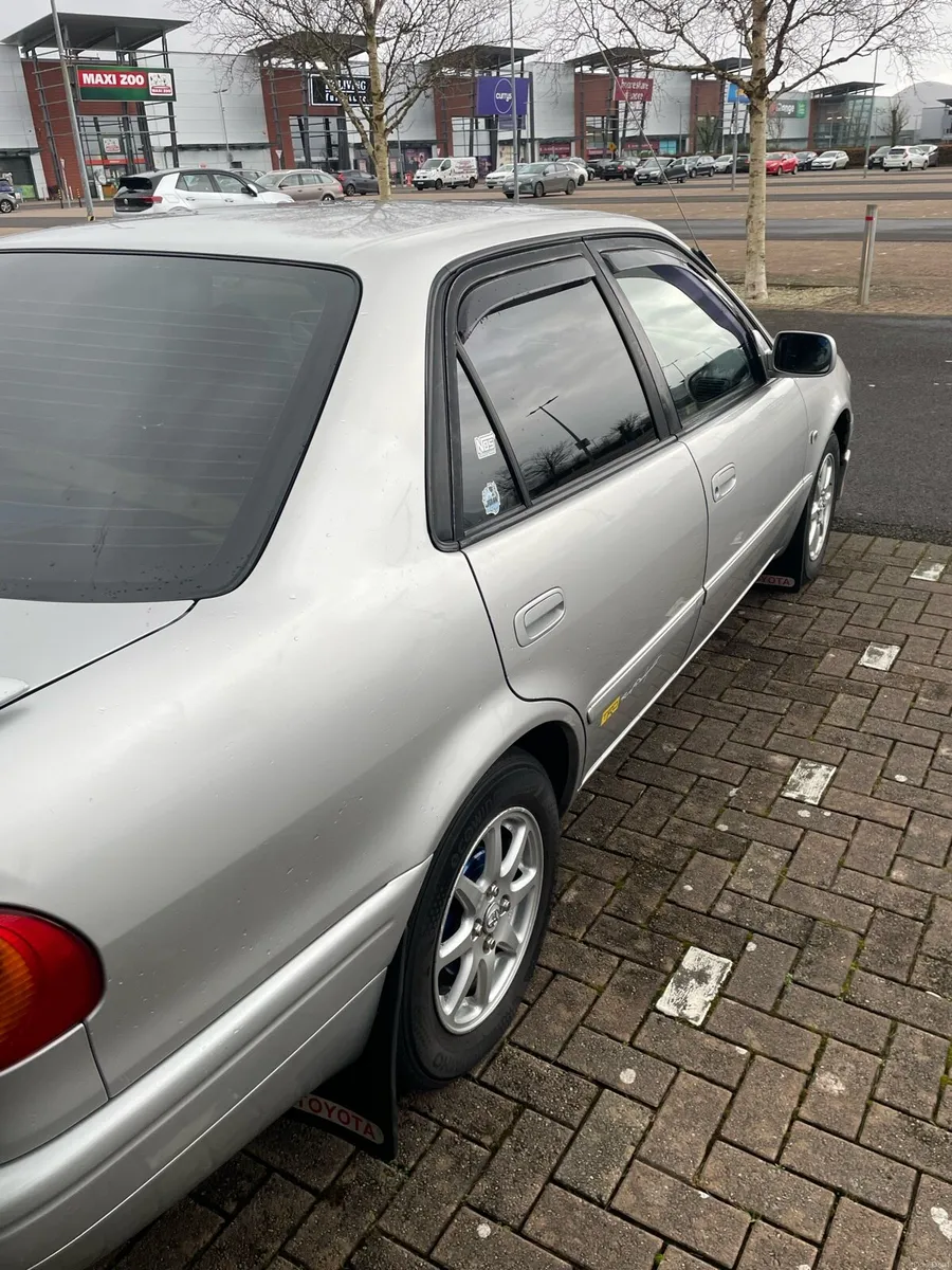 Toyota Corolla - Image 4