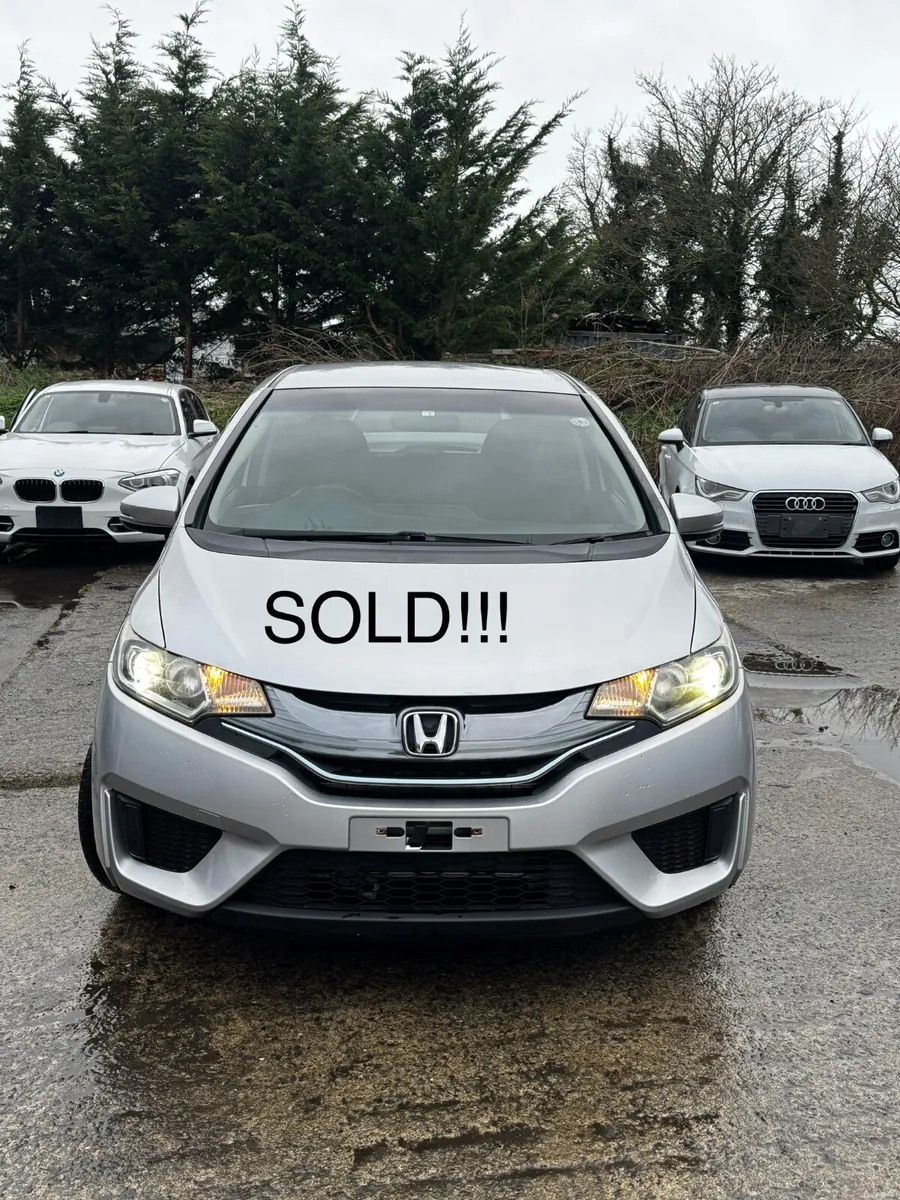 Honda fit 1.5 Auto Hybrid 54000kms 2014 - Image 1