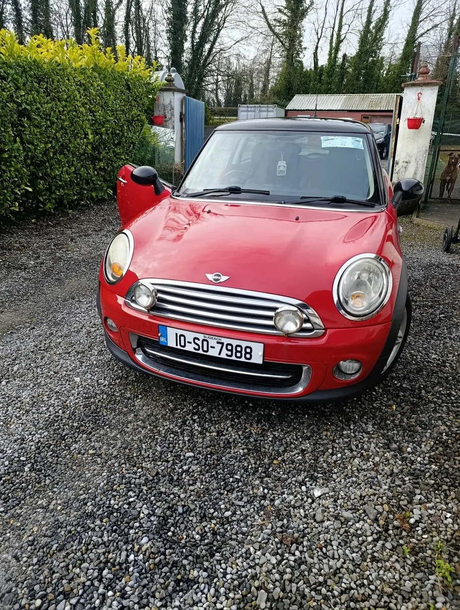 Mini Cooper 2010 - Image 1