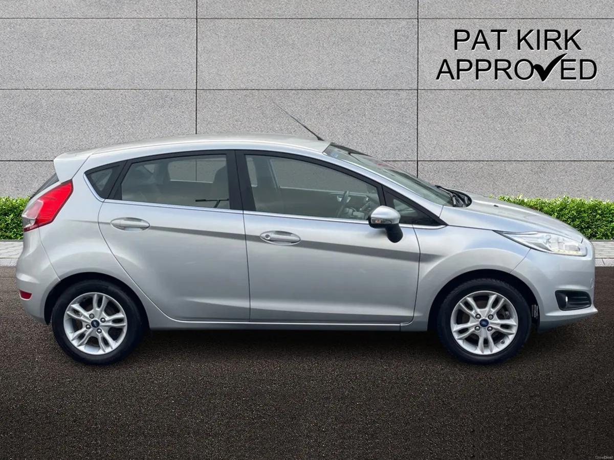 Ford Fiesta Hatchback Zetec - Image 3