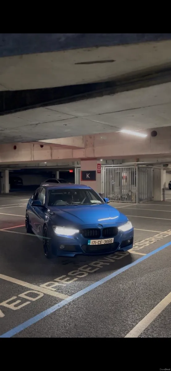 Bmw f30 318d msport lci low miles - Image 3