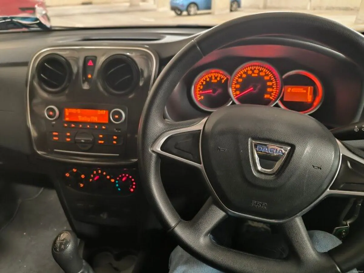 2017 Dacia Logan - Image 4