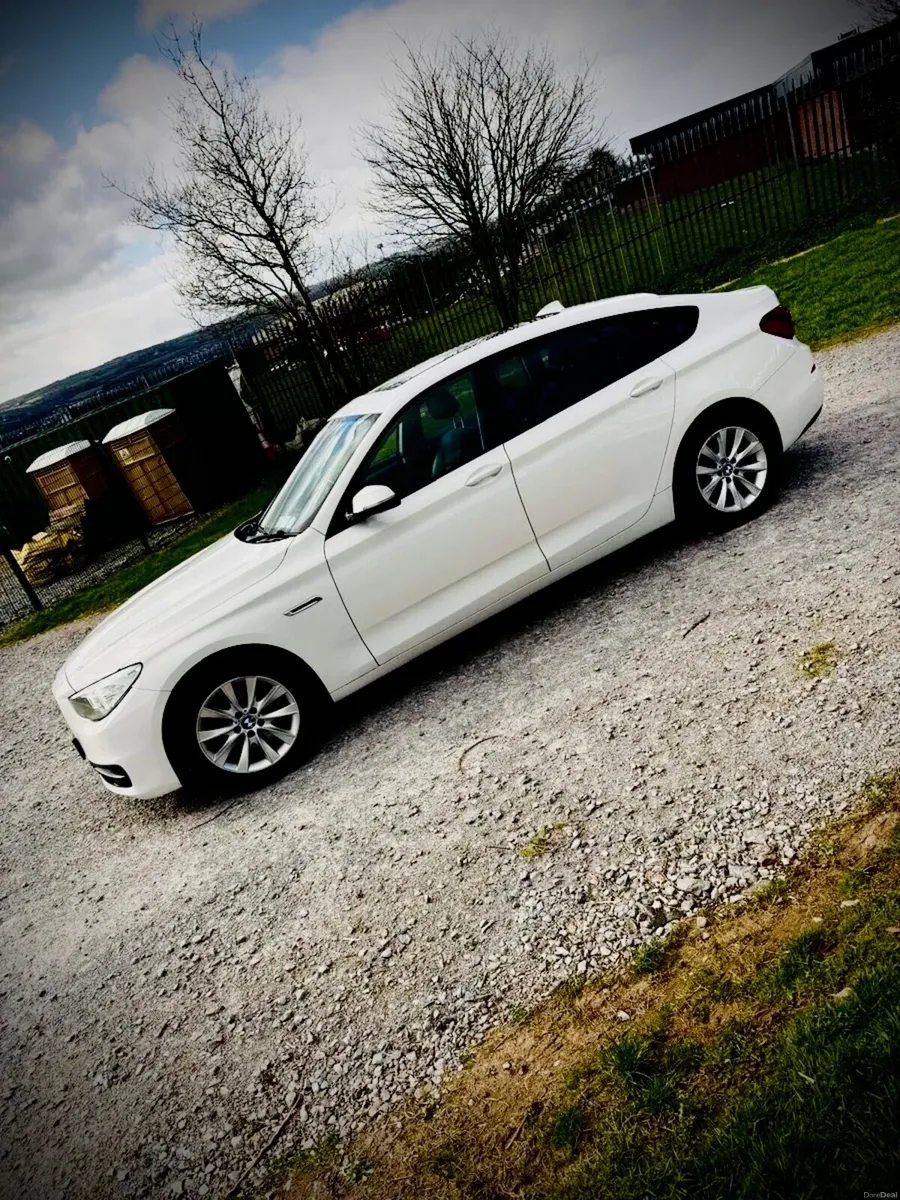 BMW 5-Series 2014 - Image 1