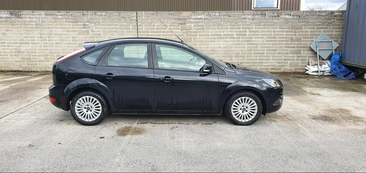 Ford Focus 2011 - Image 3