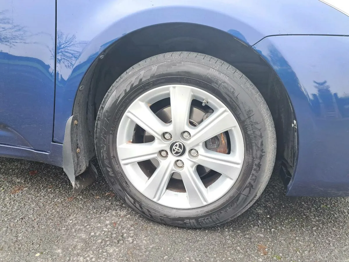 New nct 2028 , Avensis - Image 2