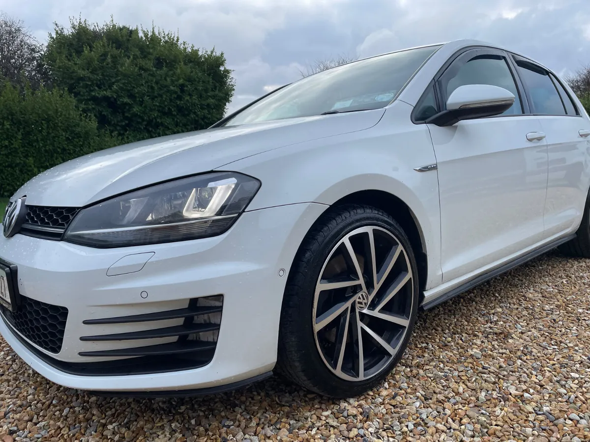 Volkswagen Golf 2017 - Image 1