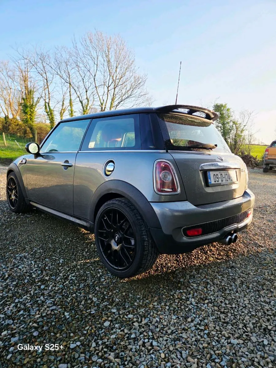 Mini Cooper S - Image 1