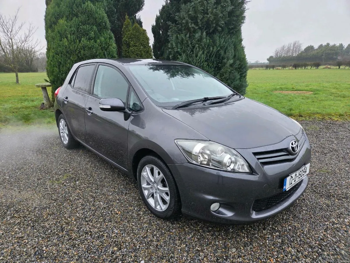 Very Low Mileage Toyota Auris Sport 1.4 Diesel - Image 1