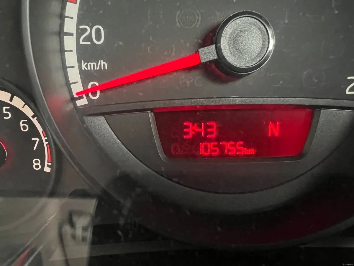 Volkswagen up 1.0 Auto,Only 101Km,Service History, - Image 4